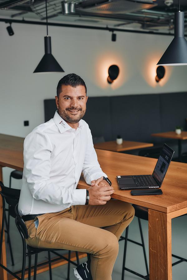 Giovanni Sia, Gründer aili.ch